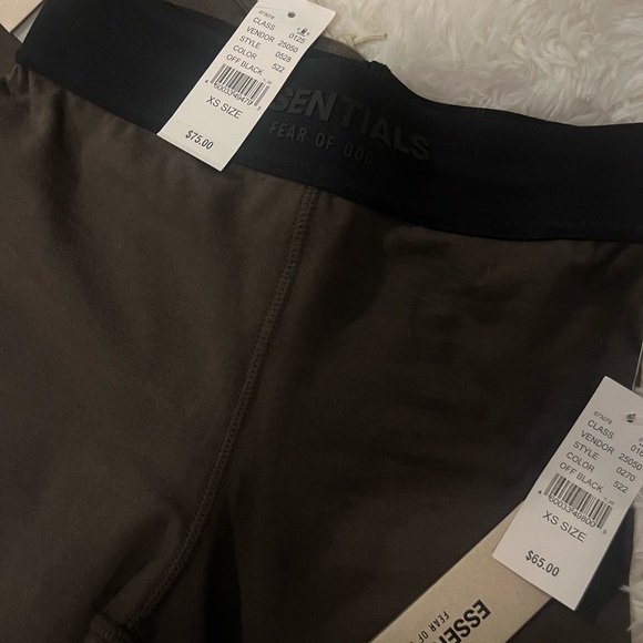 Essentials set - Picture 2 of 3